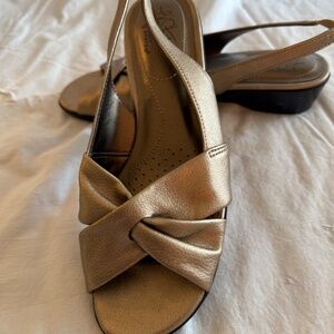 Life Stride Sandal Mimosa 2, Gold, Size 8.5